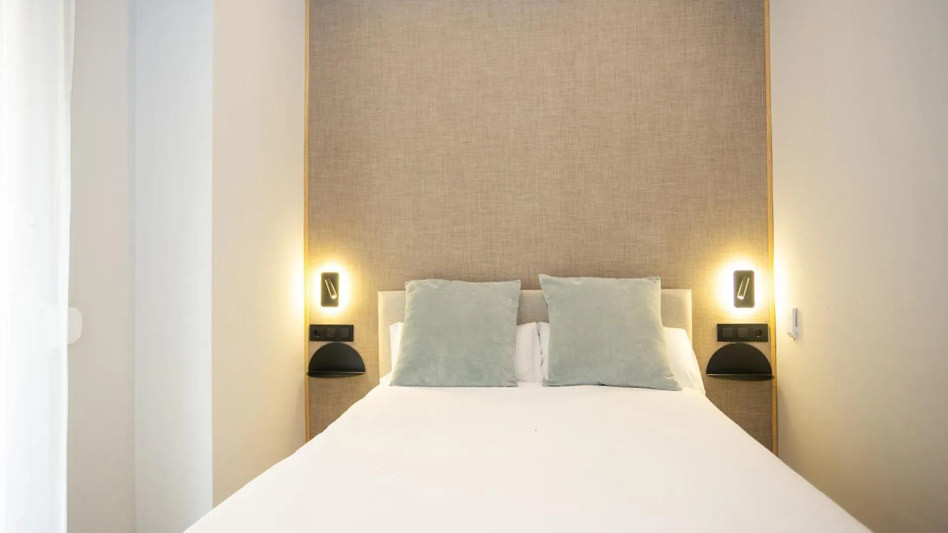 Chinitas Urban Rooms Malaga 0*,  Spain