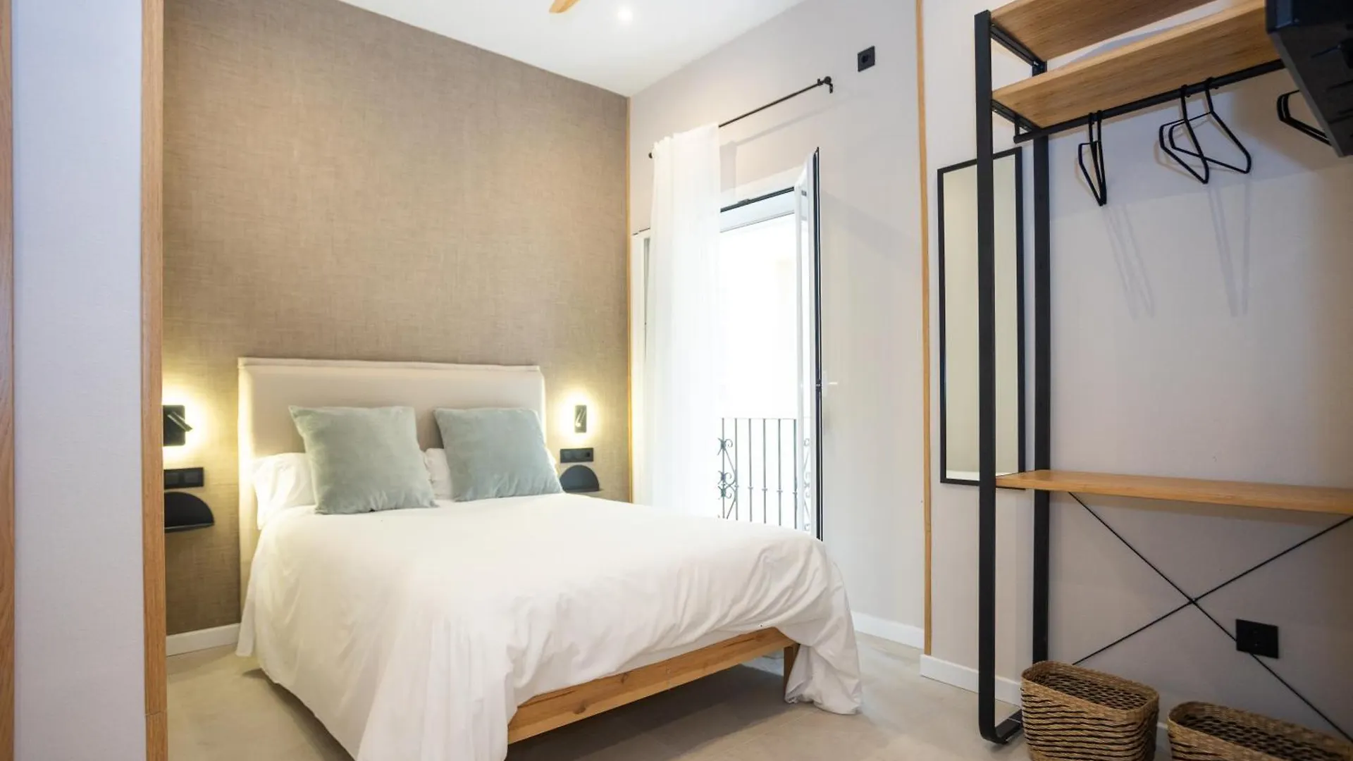 Hostel Chinitas Urban Rooms Malaga