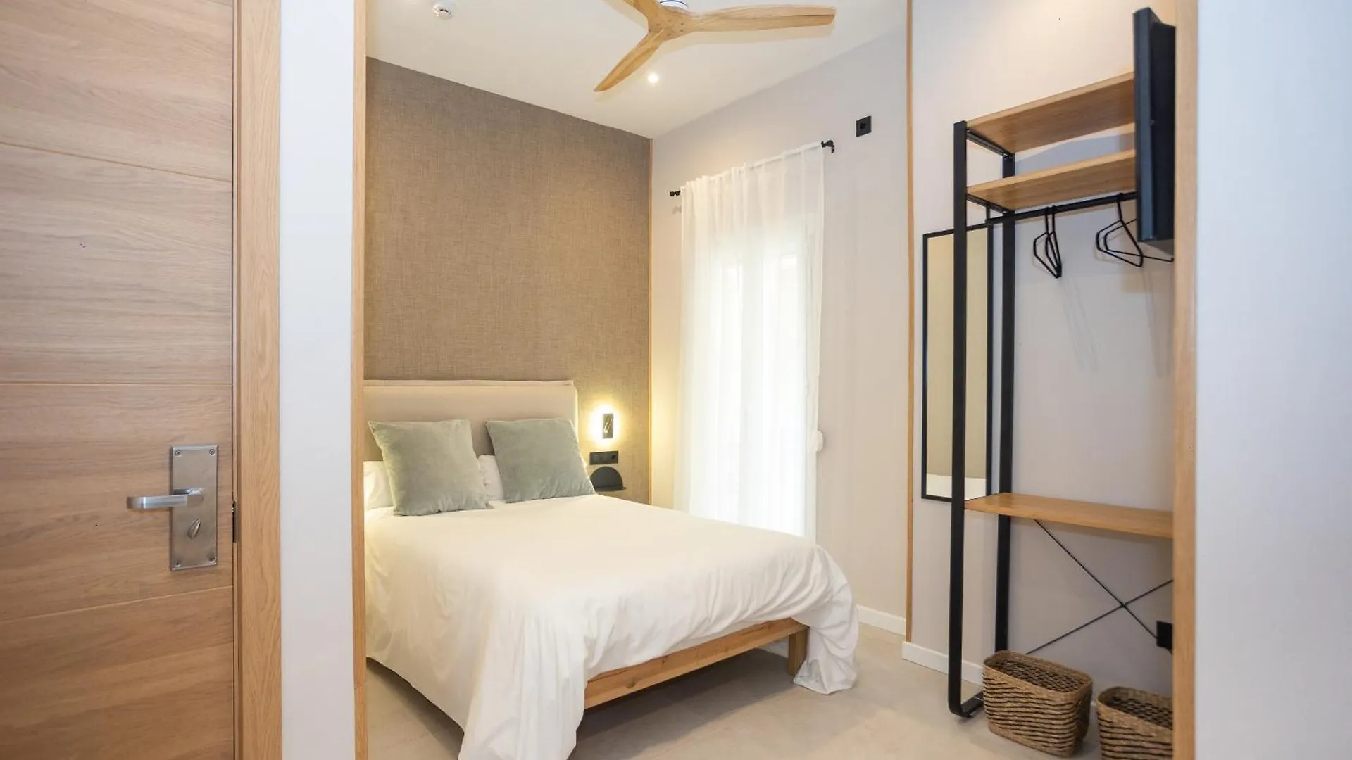 Hostel Chinitas Urban Rooms Malaga
